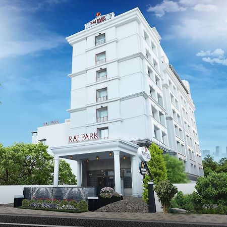 Raj Park Hotel Ченнаї Екстер'єр фото