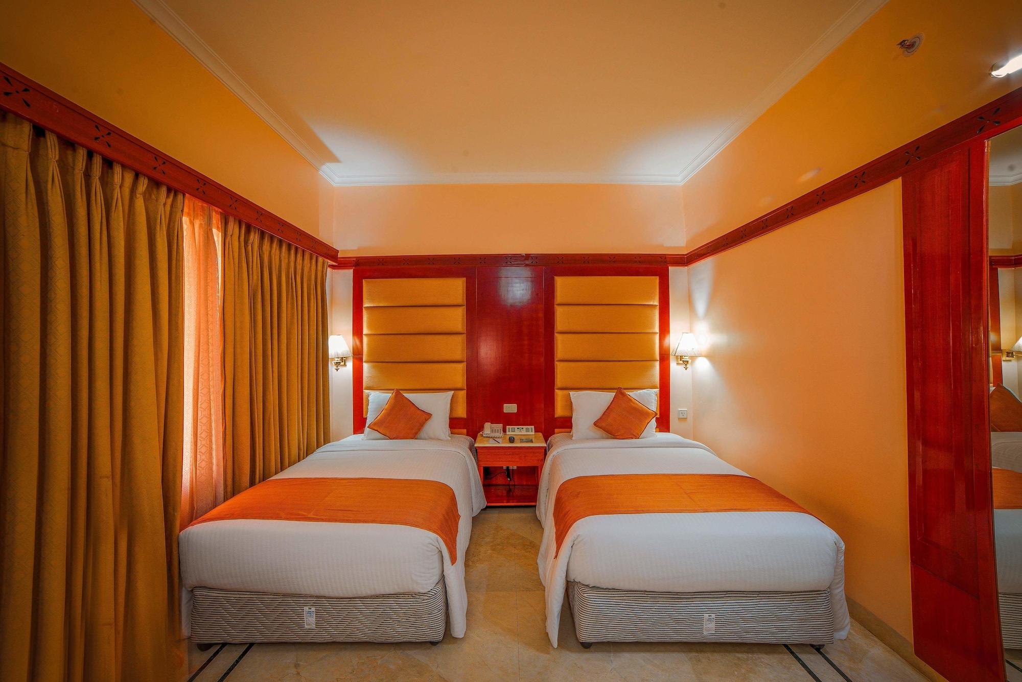 Raj Park Hotel Ченнаї Екстер'єр фото