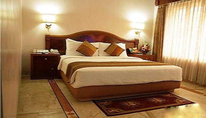Raj Park Hotel Ченнаї Екстер'єр фото