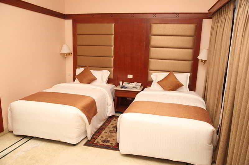 Raj Park Hotel Ченнаї Екстер'єр фото