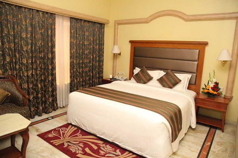 Raj Park Hotel Ченнаї Екстер'єр фото