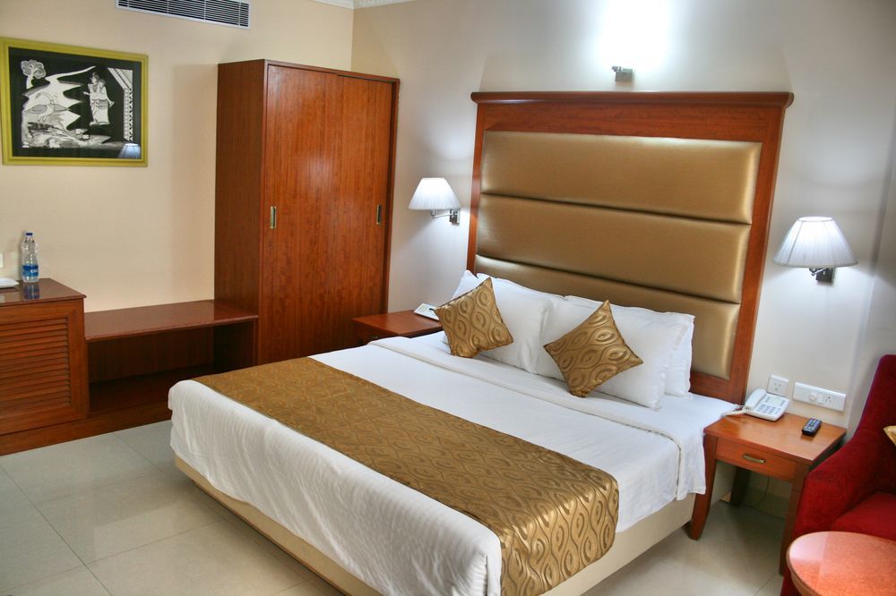 Raj Park Hotel Ченнаї Екстер'єр фото