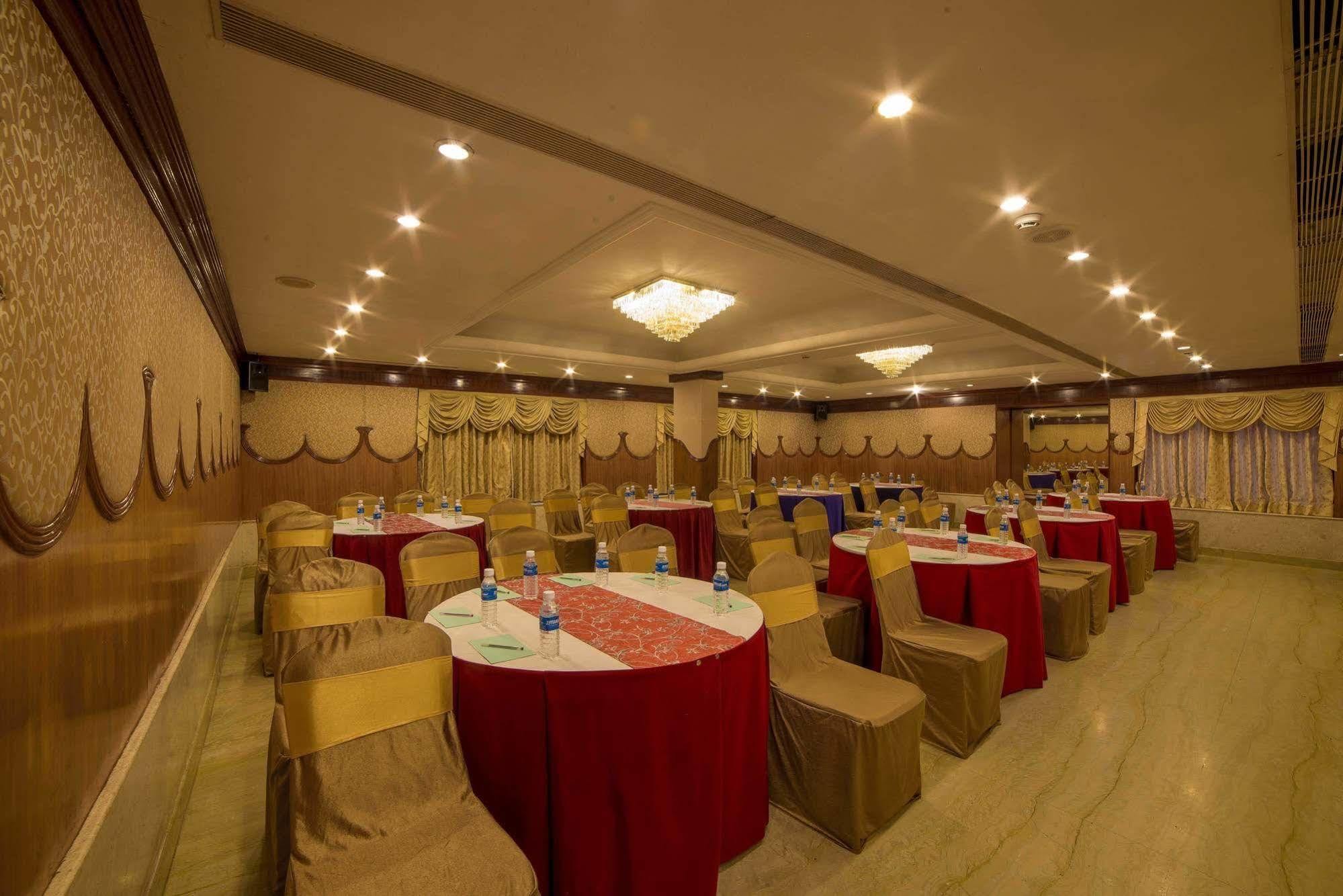 Raj Park Hotel Ченнаї Екстер'єр фото