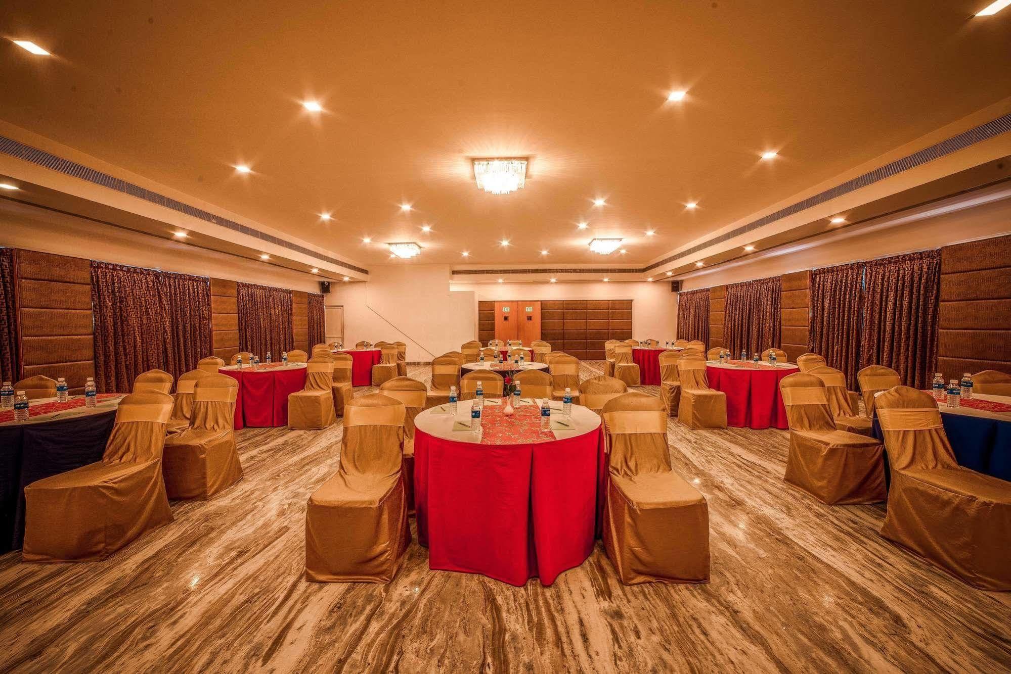 Raj Park Hotel Ченнаї Екстер'єр фото