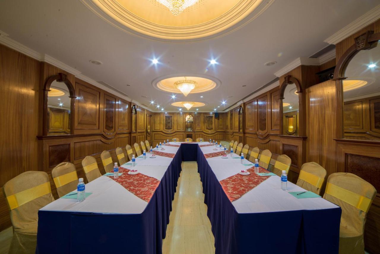 Raj Park Hotel Ченнаї Екстер'єр фото
