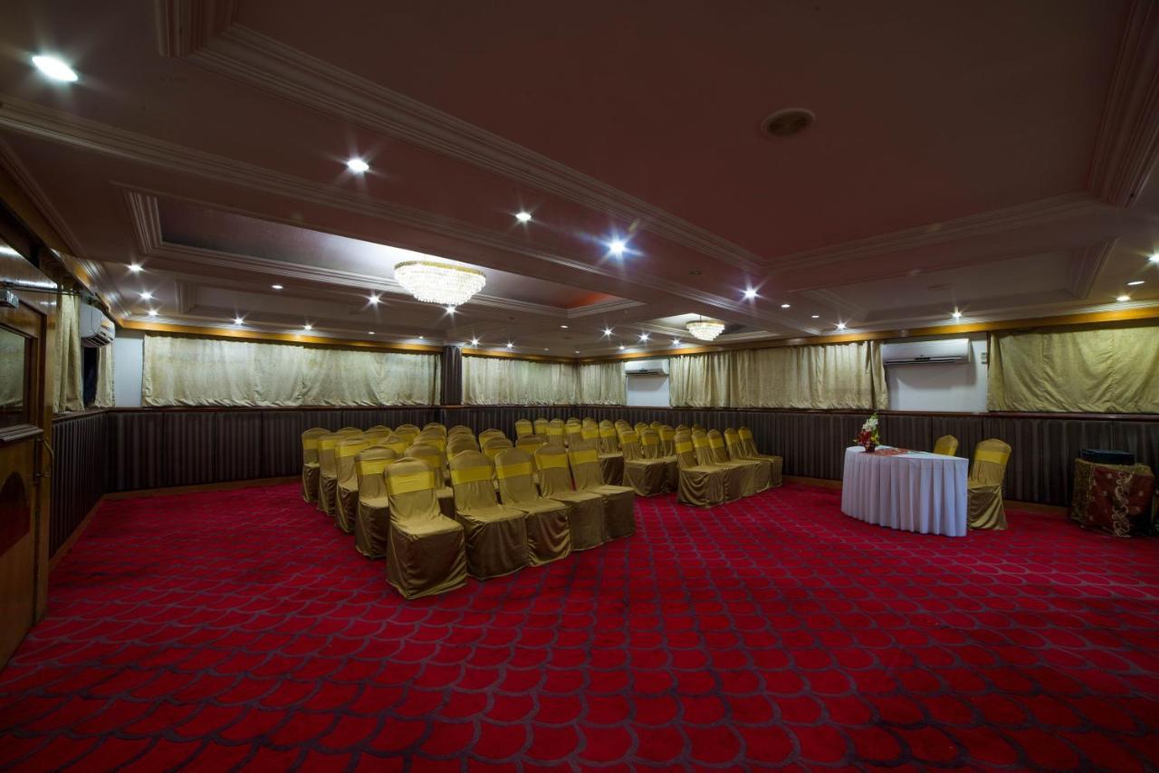 Raj Park Hotel Ченнаї Екстер'єр фото