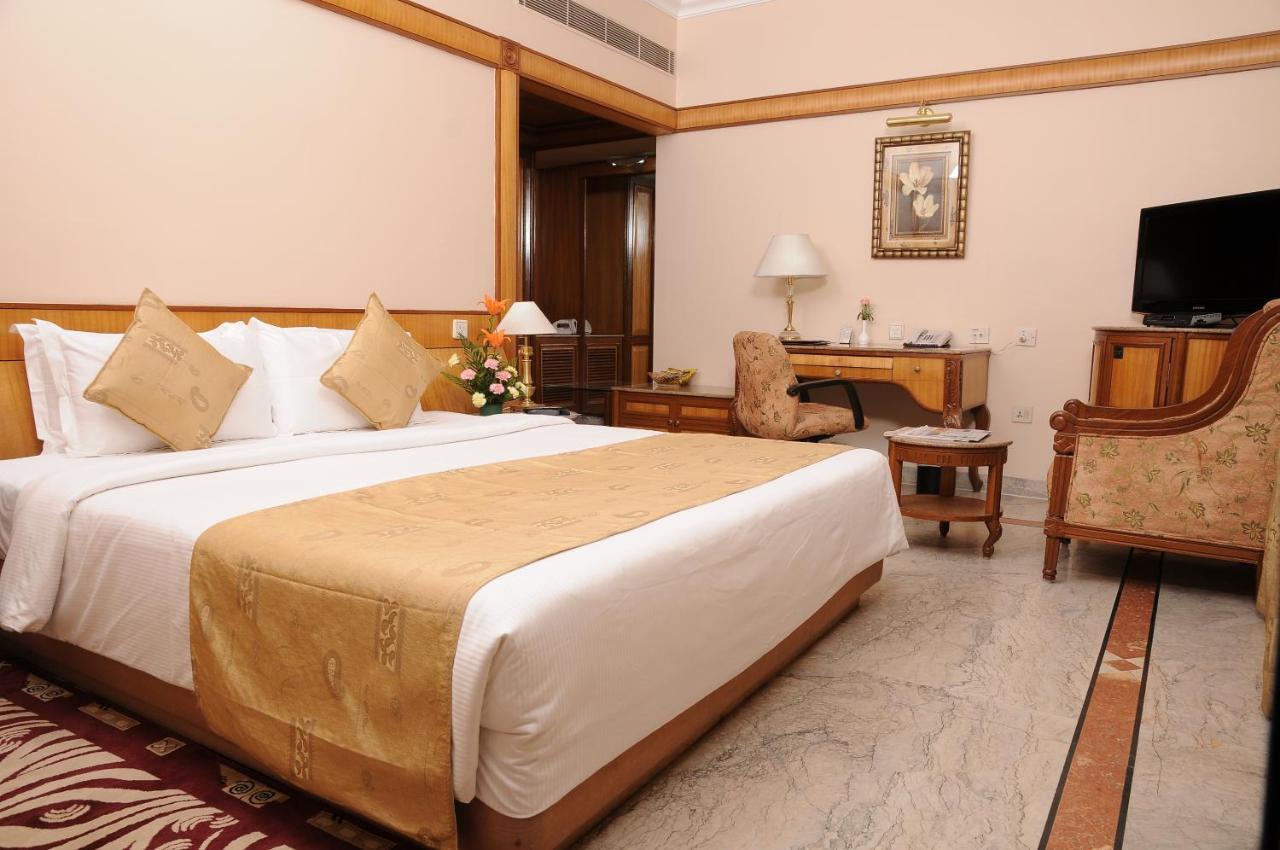 Raj Park Hotel Ченнаї Екстер'єр фото
