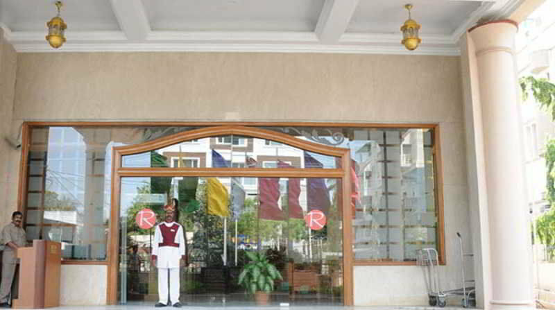 Raj Park Hotel Ченнаї Екстер'єр фото